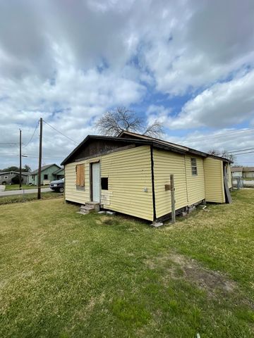 2202 Jones Road, Baytown, TX 77521