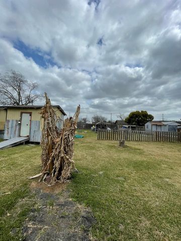 2202 Jones Road, Baytown, TX 77521