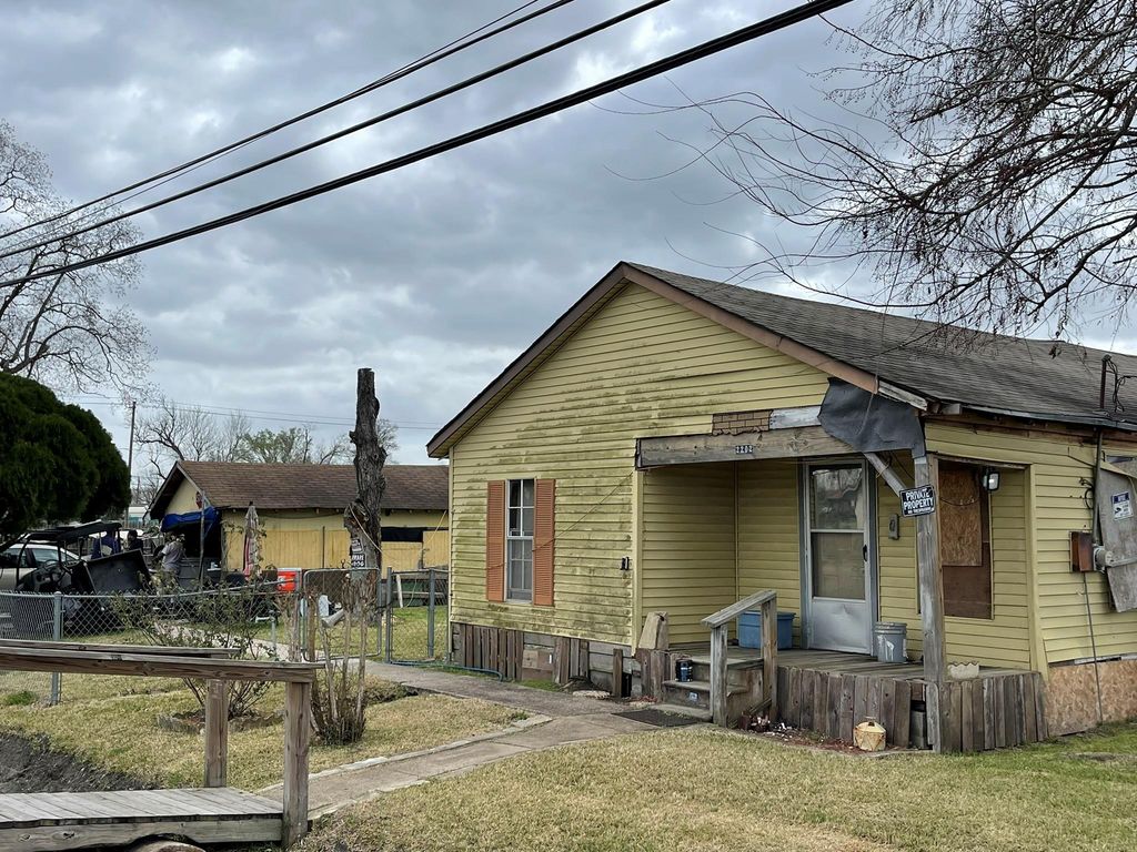 2202 Jones Road, Baytown, TX 77521