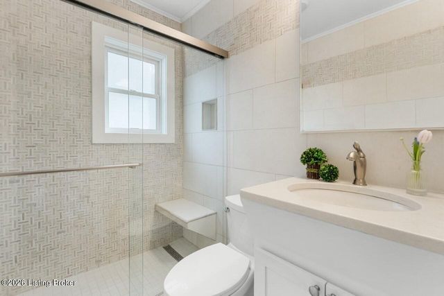 4029 Saint Ives Ct, Louisville, KY 40207