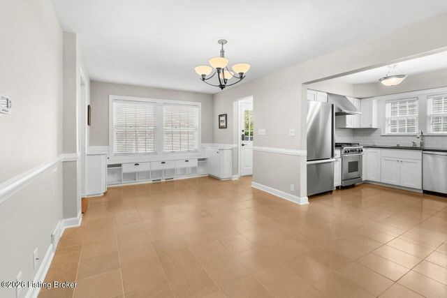 4029 Saint Ives Ct, Louisville, KY 40207