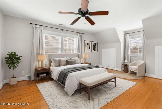 4029 Saint Ives Ct, Louisville, KY 40207