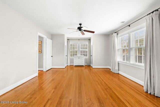 4029 Saint Ives Ct, Louisville, KY 40207