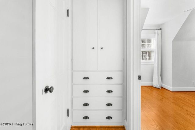 4029 Saint Ives Ct, Louisville, KY 40207