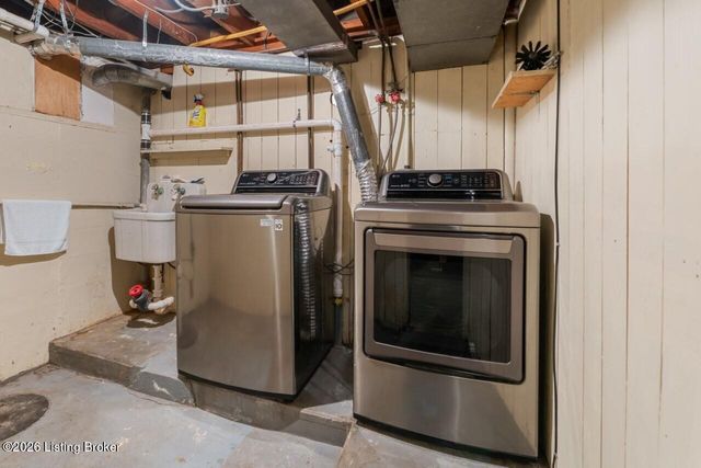 4029 Saint Ives Ct, Louisville, KY 40207