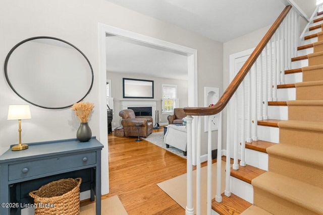 4029 Saint Ives Ct, Louisville, KY 40207