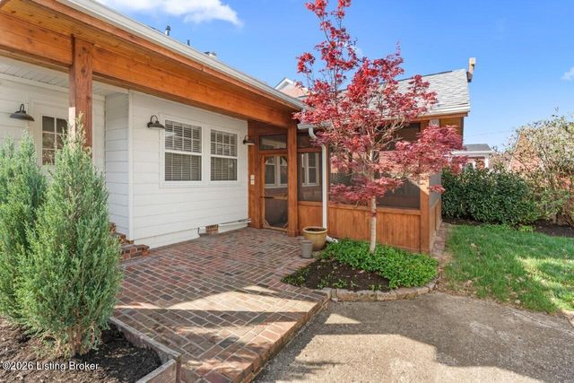 4029 Saint Ives Ct, Louisville, KY 40207