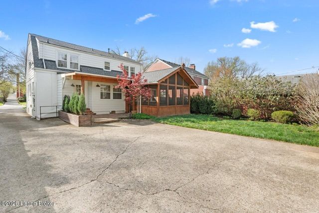 4029 Saint Ives Ct, Louisville, KY 40207