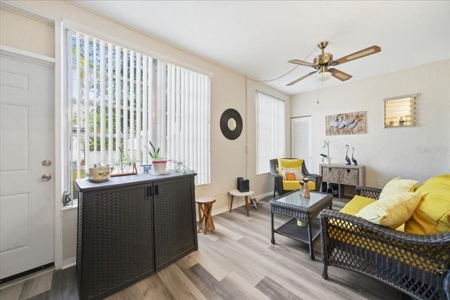 5861 42ND TERRACE N 1608, Kenneth City, FL 33709