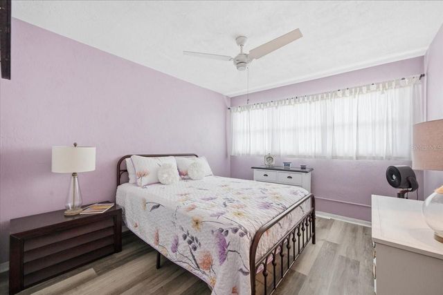 5861 42ND TERRACE N 1608, Kenneth City, FL 33709