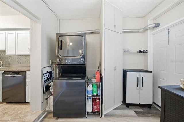 5861 42ND TERRACE N 1608, Kenneth City, FL 33709