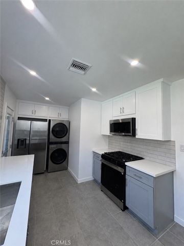 2618 N 6th Street, Burbank, CA 91504
