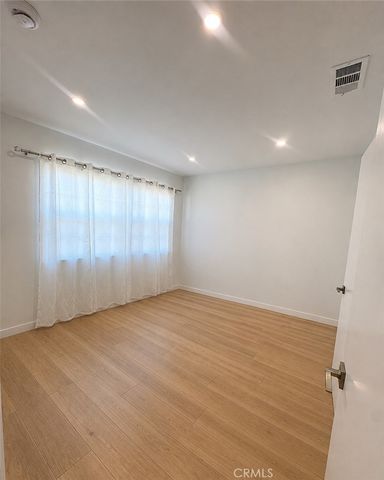 2618 N 6th Street, Burbank, CA 91504