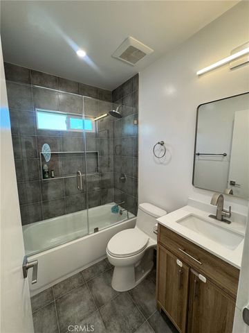 2618 N 6th Street, Burbank, CA 91504