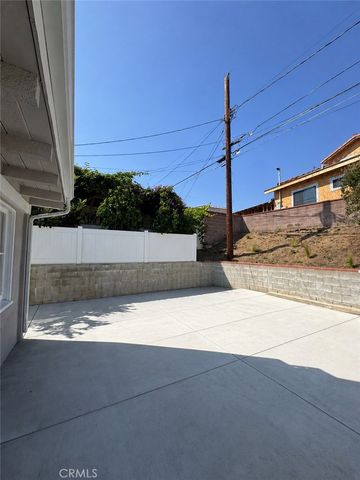 2618 N 6th Street, Burbank, CA 91504