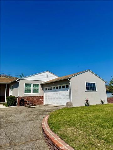 2618 N 6th Street, Burbank, CA 91504