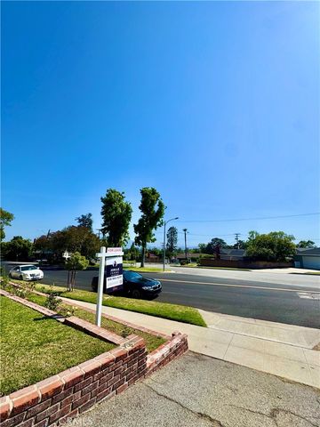 2618 N 6th Street, Burbank, CA 91504