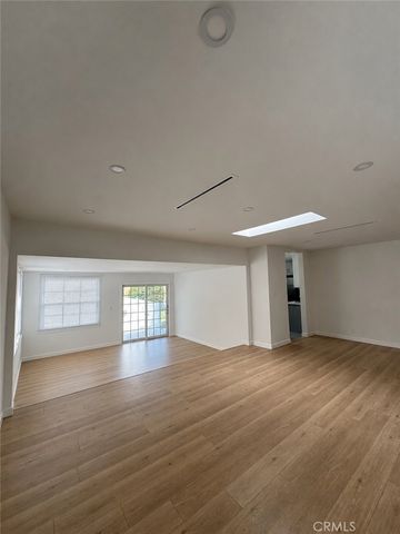 2618 N 6th Street, Burbank, CA 91504