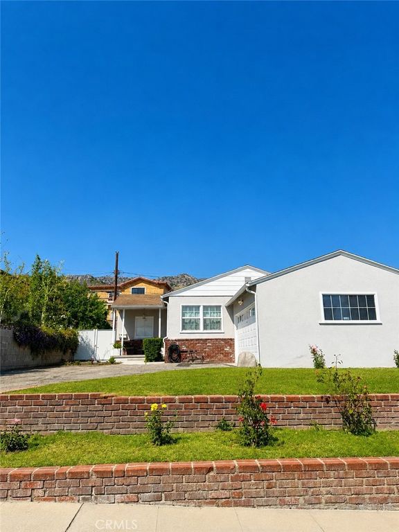 2618 N 6th Street, Burbank, CA 91504