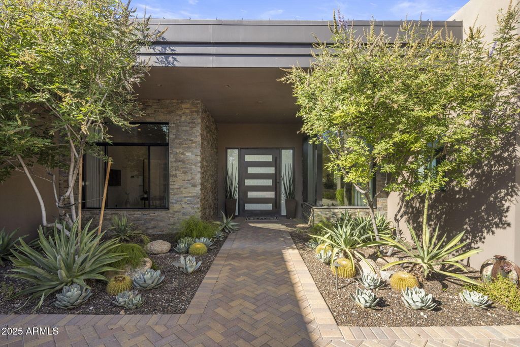 10284 E RUNNING DEER Trail, Scottsdale, AZ 85262