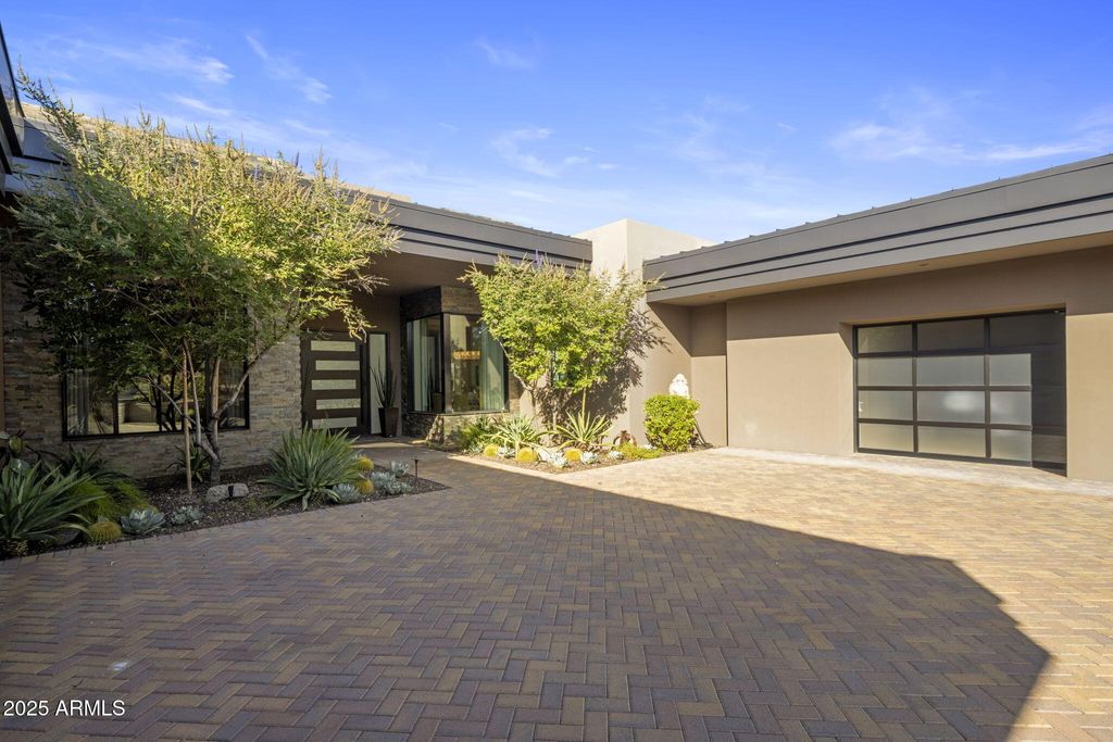 10284 E RUNNING DEER Trail, Scottsdale, AZ 85262 — photo 2