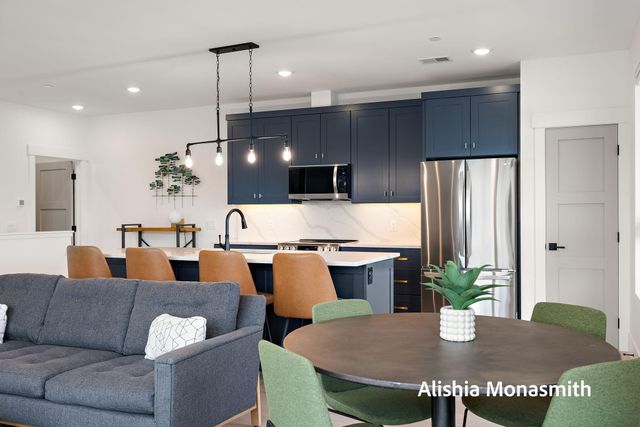 300 Washington Avenue 1, Grand Haven, MI 49417