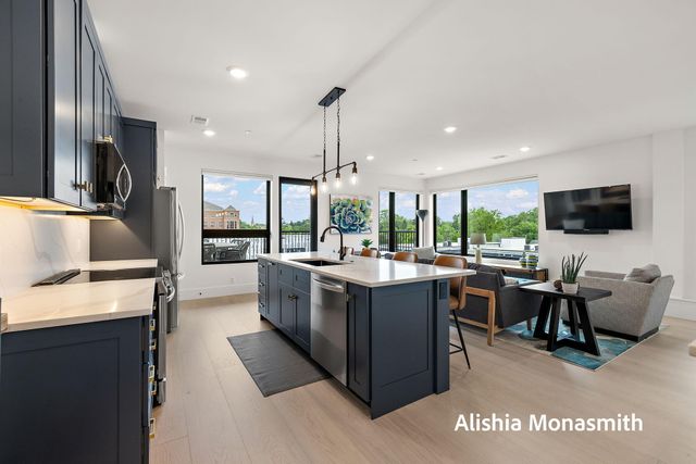 300 Washington Avenue 1, Grand Haven, MI 49417