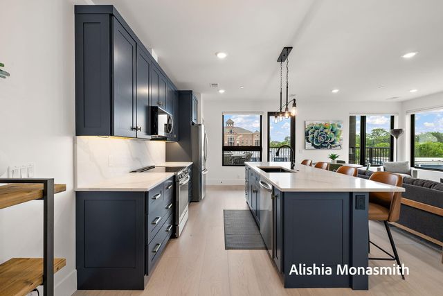 300 Washington Avenue 1, Grand Haven, MI 49417