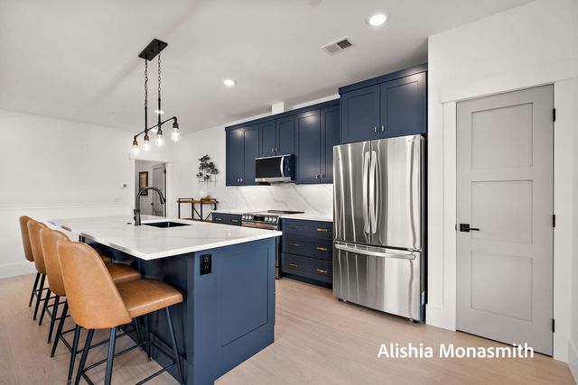 300 Washington Avenue 1, Grand Haven, MI 49417