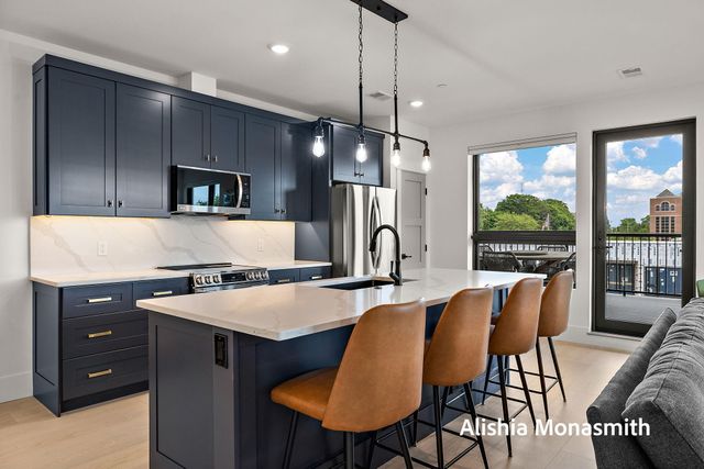 300 Washington Avenue 1, Grand Haven, MI 49417