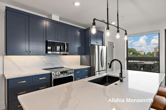 300 Washington Avenue 1, Grand Haven, MI 49417