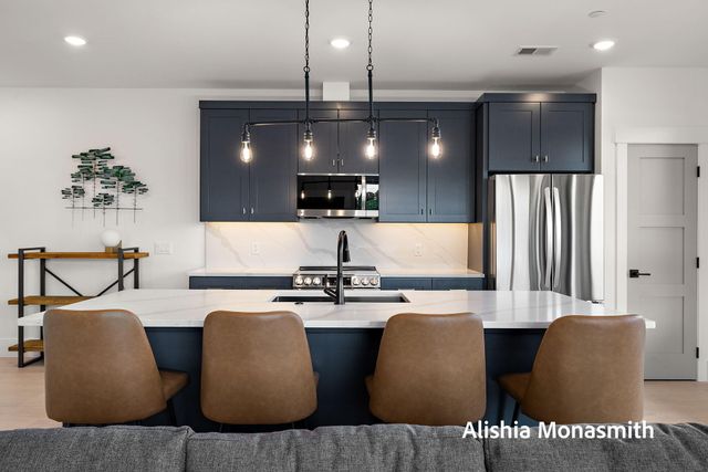 300 Washington Avenue 1, Grand Haven, MI 49417