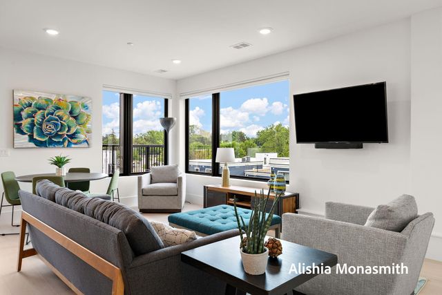 300 Washington Avenue 1, Grand Haven, MI 49417