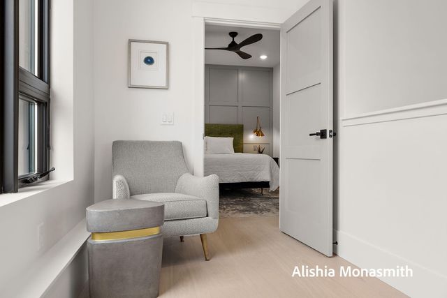 300 Washington Avenue 1, Grand Haven, MI 49417