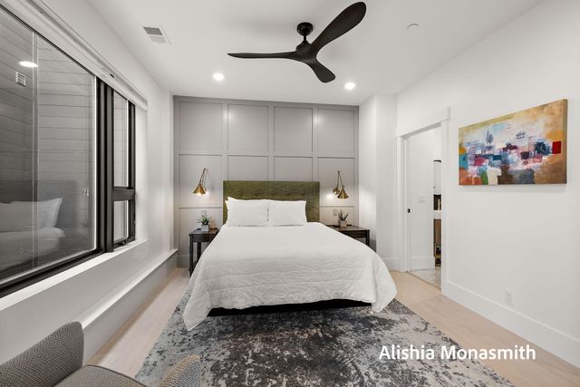 300 Washington Avenue 1, Grand Haven, MI 49417