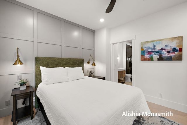 300 Washington Avenue 1, Grand Haven, MI 49417