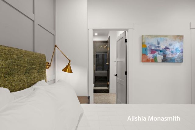 300 Washington Avenue 1, Grand Haven, MI 49417