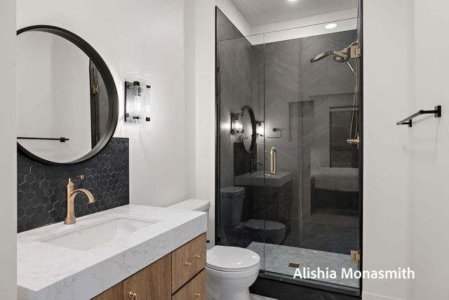 300 Washington Avenue 1, Grand Haven, MI 49417