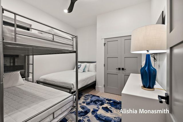 300 Washington Avenue 1, Grand Haven, MI 49417