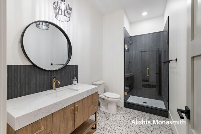 300 Washington Avenue 1, Grand Haven, MI 49417