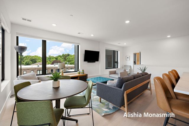 300 Washington Avenue 1, Grand Haven, MI 49417