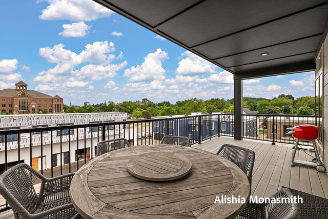 300 Washington Avenue 1, Grand Haven, MI 49417