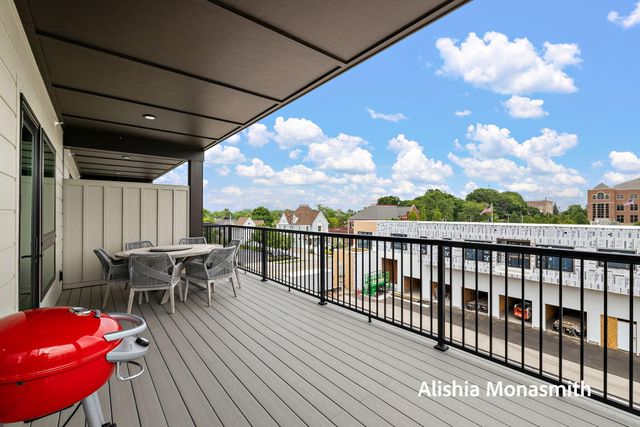 300 Washington Avenue 1, Grand Haven, MI 49417