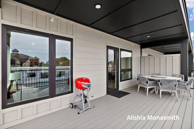 300 Washington Avenue 1, Grand Haven, MI 49417