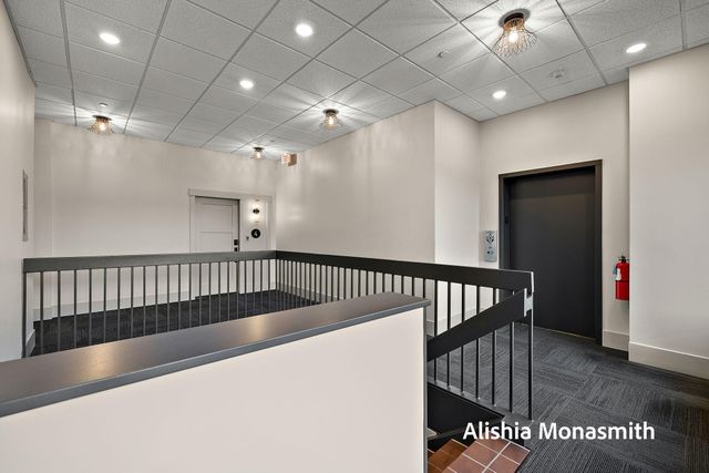 300 Washington Avenue 1, Grand Haven, MI 49417