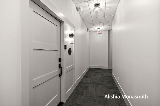 300 Washington Avenue 1, Grand Haven, MI 49417