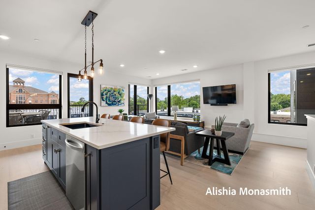 300 Washington Avenue 1, Grand Haven, MI 49417