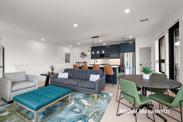 300 Washington Avenue 1, Grand Haven, MI 49417