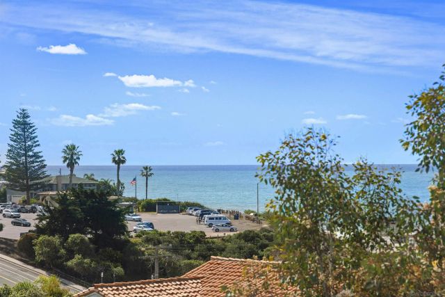 215 2nd St 101, Encinitas, CA 92024