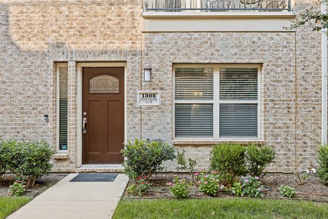 1305 Palm Springs Lane, Dallas, TX 75204